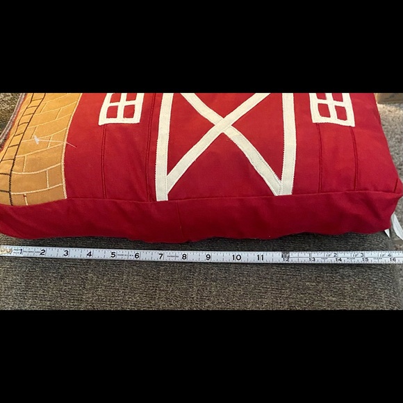 Home Sweet Home- Barn Shaped Pillow (2009) By Tractor Supply 15”x 14” *RARE* - Picture 5 of 5